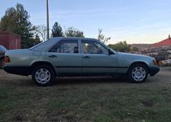 Mercedes Benz - E 200 - 200