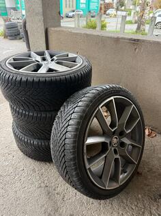 Fabričke rims and Pirelli tires