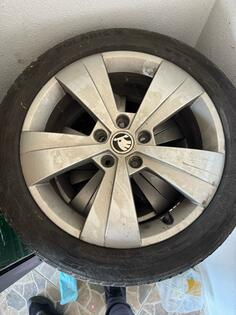 Fabričke rims and barum tires