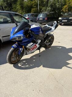 Yamaha - r1