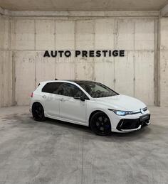Volkswagen - Golf 8 - 333KS Akrapovič