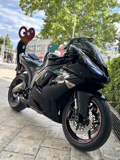 Kawasaki - ZX6R