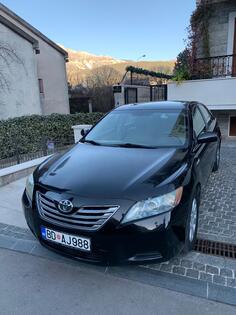 Toyota - Camry - HYBRID