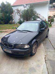 BMW - 320
