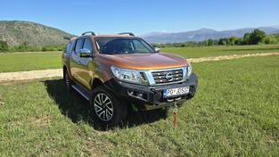 Nissan - Navara - 2.3