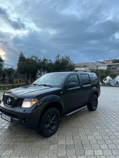 Nissan - Pathfinder - 2.5