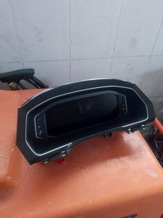 Armaturenbrett za Automobile - Volkswagen - Passat B6    - 2020