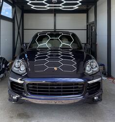 Porsche - Cayenne - 3.0 Platinum Edition