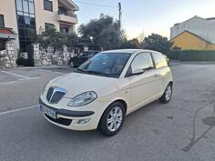 Lancia - Ypsilon - 1,4 benz