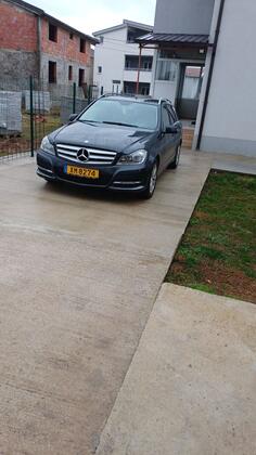 Mercedes Benz - C 220 - c220