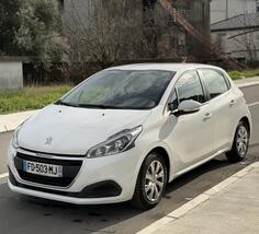 Peugeot - 208 - 1.2 Pre Tech