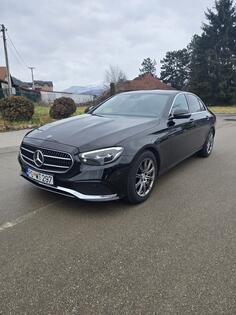 Mercedes Benz - E 220 - e 220 4 matic