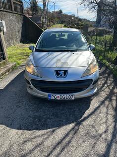 Peugeot - 207