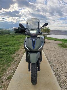 Piaggio - Bevery 400S