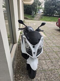 Kymco - downtown 300i