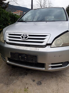 U djelovima Toyota - Avensis Verso 2.0 D4D