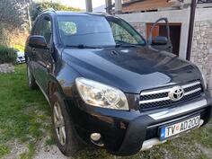 Toyota - RAV 4 - 2.2