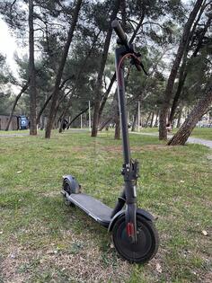 Author - Xiaomi Električni Scooter 4