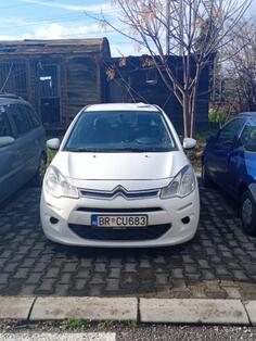 Прокат автомобиля - Трансфер и транспорт