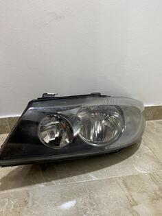 Far i djathtë za BMW - 320    - 2006