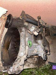 U djelovima Volkswagen - Golf 3 1.8 benzin