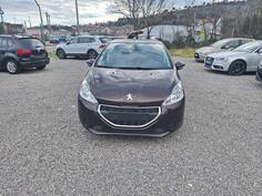 Peugeot - 208 - 1.2 benzin