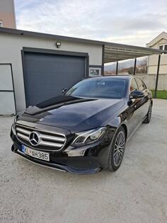 Mercedes Benz - E 220 - E220 4matic