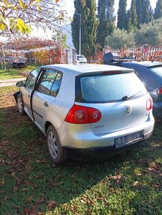 U djelovima Volkswagen - Golf 5 1.6 B