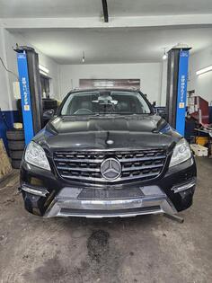 U djelovima Mercedes Benz - ML 250 W166