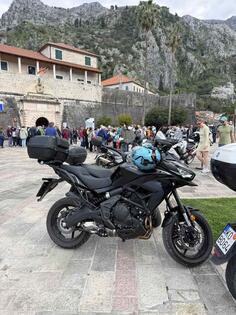 Kawasaki - versys 650 tourer