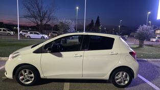 Toyota - Yaris - 1 0 b