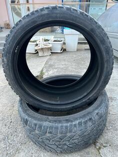 Tigar - 235 40 18 - Winter tire