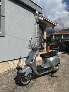 Piaggio - Vespa LX 150