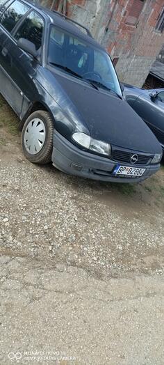 Opel - Astra - 1,6 i