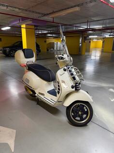 Piaggio - Vespa GTS 300