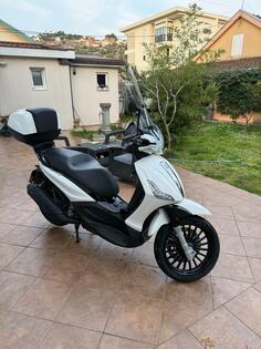 Piaggio - Beverly 300i.e