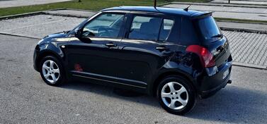 Suzuki - Swift -  4x4