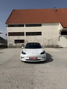 Tesla - Model 3 - AWD 4X4 LONG RANGE DUAL MOTOR