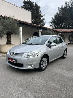 Toyota - Auris - 2.0TDI