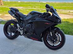 Yamaha - R1