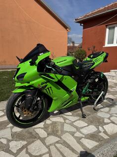 Kawasaki - ZX6R