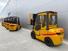 TEU - FD25 MITSUBISHI S4S KABINA TRIPLEX