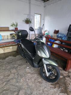 Piaggio - Beverly 350