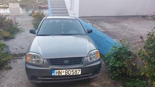 Hyundai - Elantra - 1.4benz
