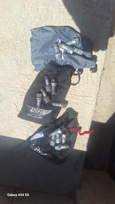 Navrtke Šrafovi za felne 17 mm