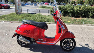 Piaggio - Vespa 300 GTS Super