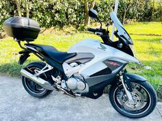 Honda - VFR800x CrossRunner