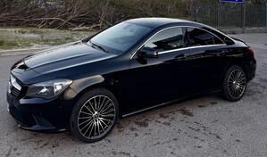 Mercedes Benz - CLA 220