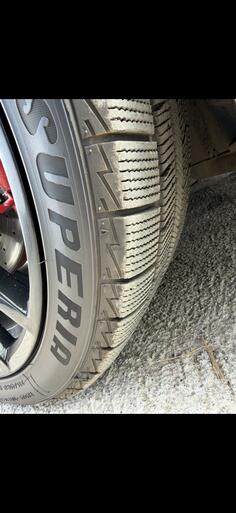 Superia - 235/40R19 - Winter tire