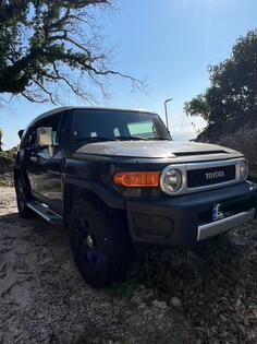 Toyota - FJ Cruiser